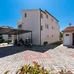 شقة With Parking Space - 13378 *