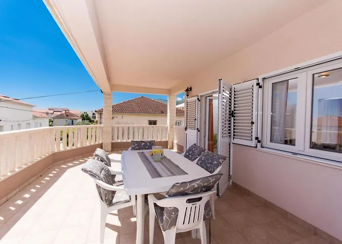 With Parking Space - 13378 Appartement Trogir