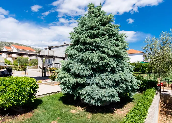 With Parking Space - 13378 * Trogir