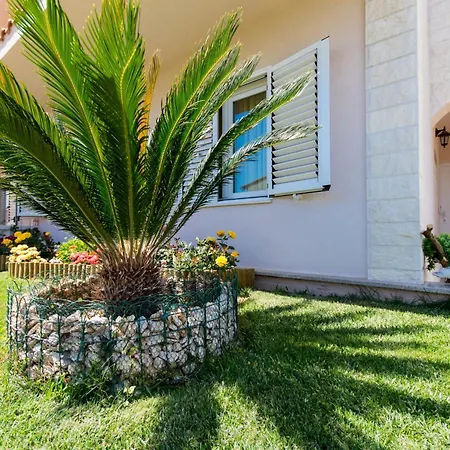 With Parking Space - 13378 Trogir