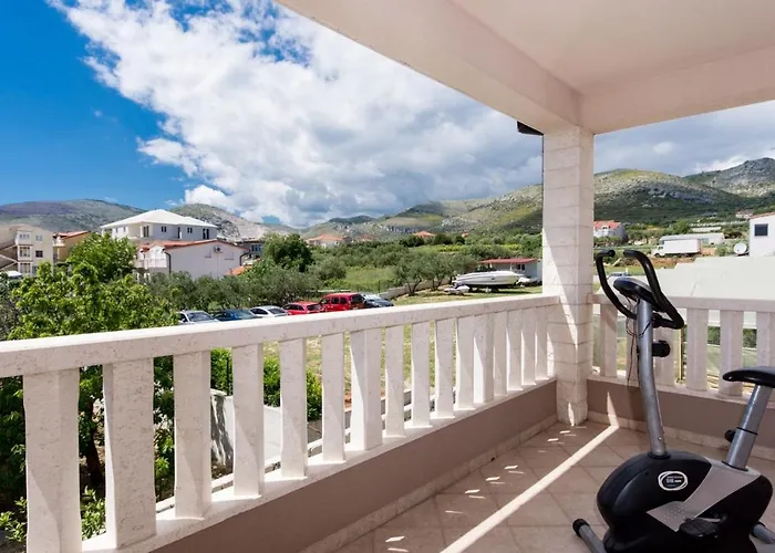 With Parking Space - 13378 * טרוגיר