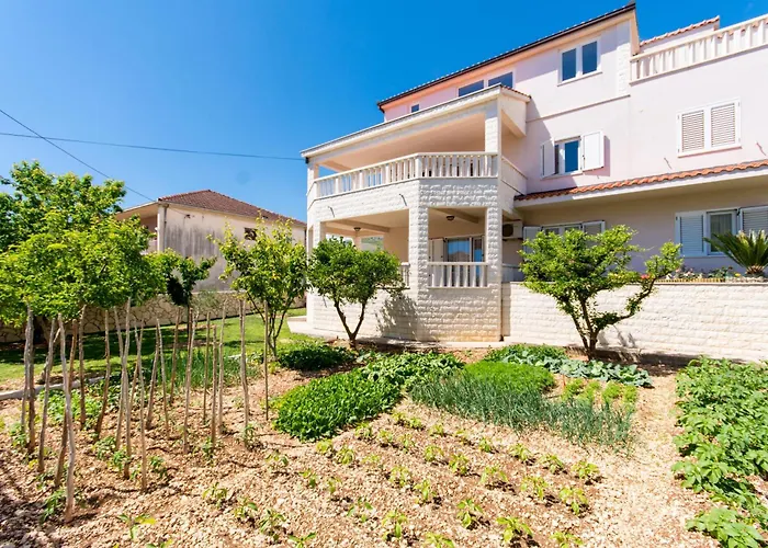 With Parking Space - 13378 דירה